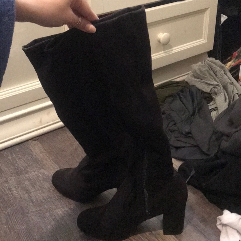Suede heeled boots